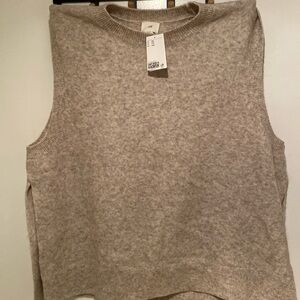 Female XXL H&M sleeveless vest